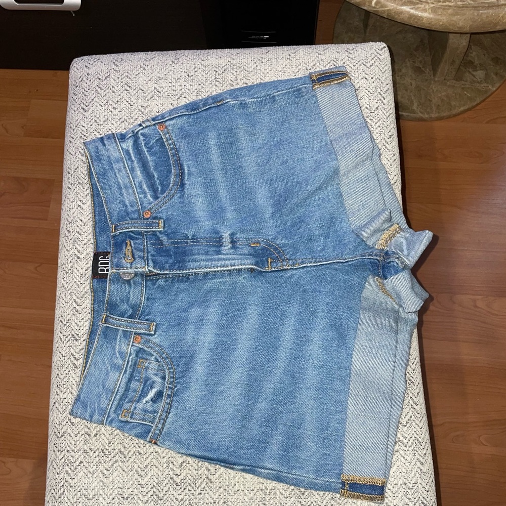 ☀️BDG CUFFED JEAN SHORTS